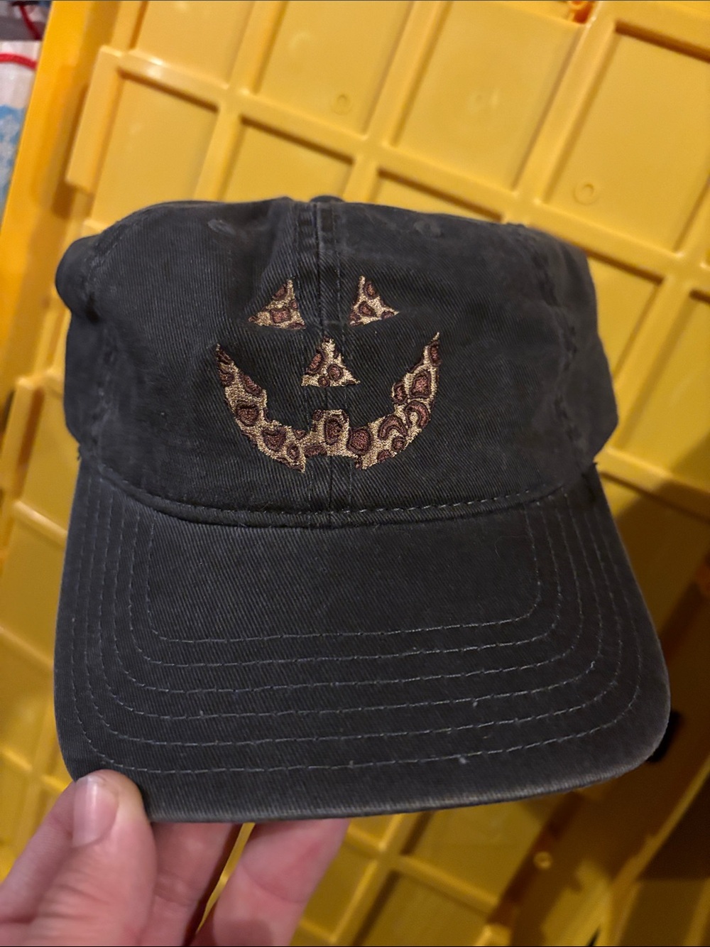 Canvas style jack-o-lantern hat